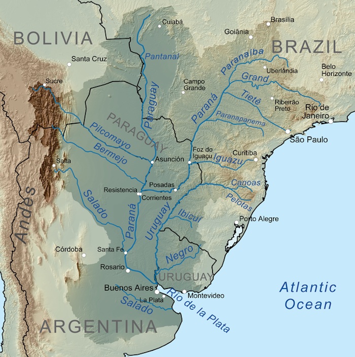 Der Parana, an dessen Ufern Paraguay liegt, fließt bis nach Argentinien und mündet in den Rio de la Plata © Wikipedia